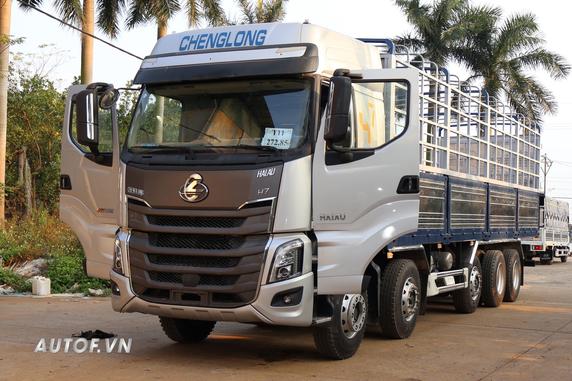 xe tai 5 chan chenglong h7 360hp